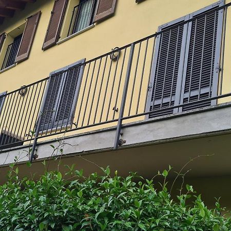 Casa Mirella - Appartamento Zona Bellagio Magreglio エクステリア 写真