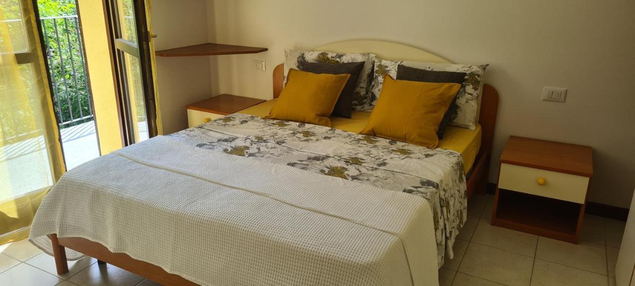 Casa Mirella - Appartamento Zona Bellagio Magreglio エクステリア 写真