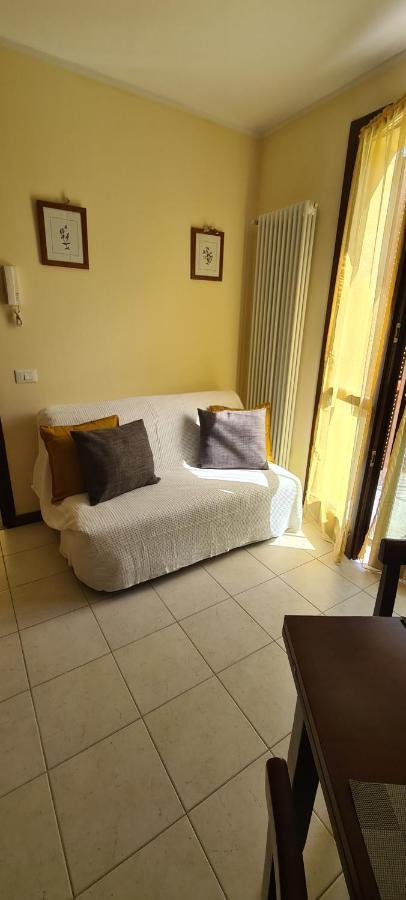 Casa Mirella - Appartamento Zona Bellagio Magreglio エクステリア 写真